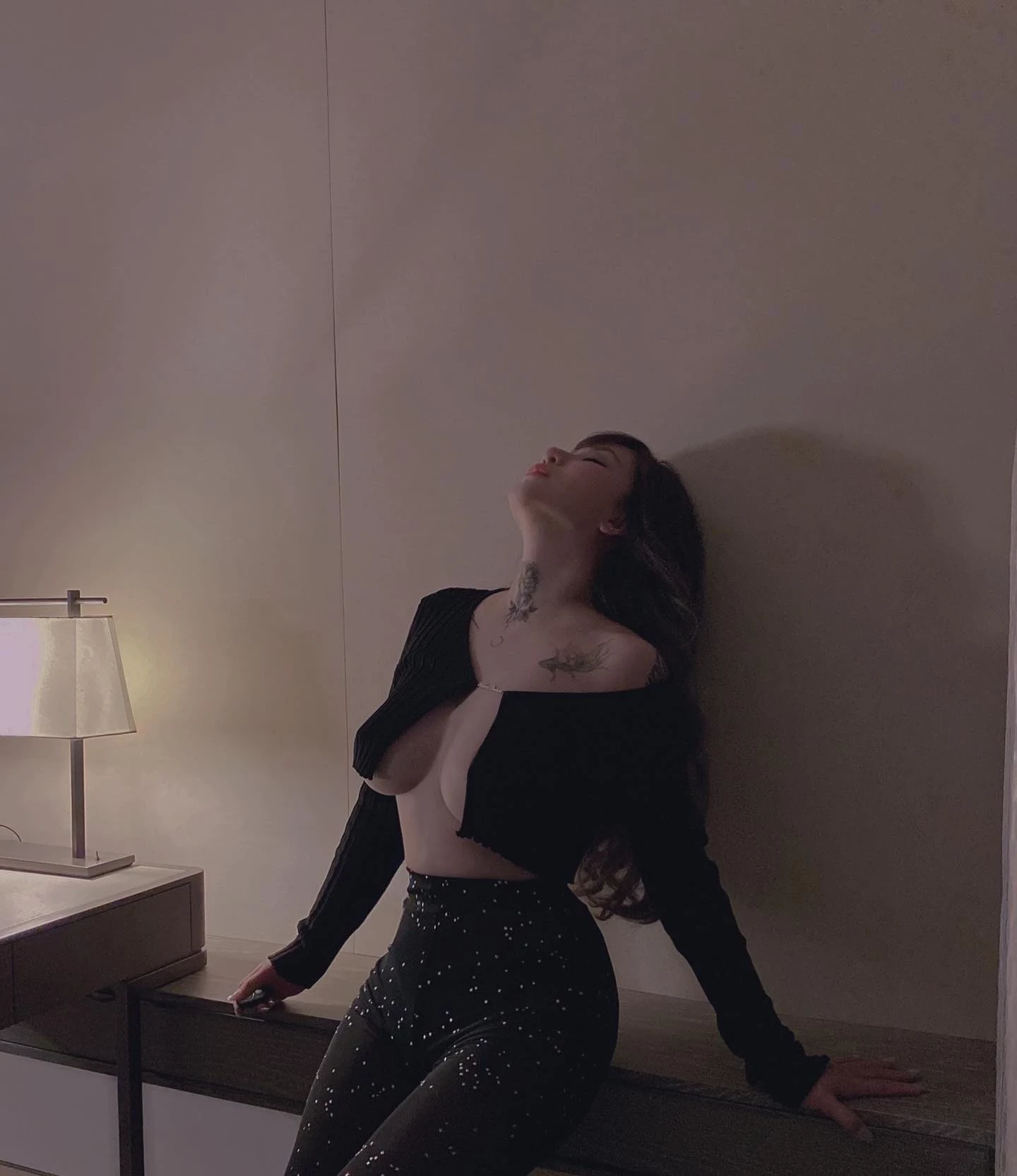 美胸正妹“飞小橘”曲线性感的不可思议 这尺寸太不科学展现“圆润翘臀”好凶狠