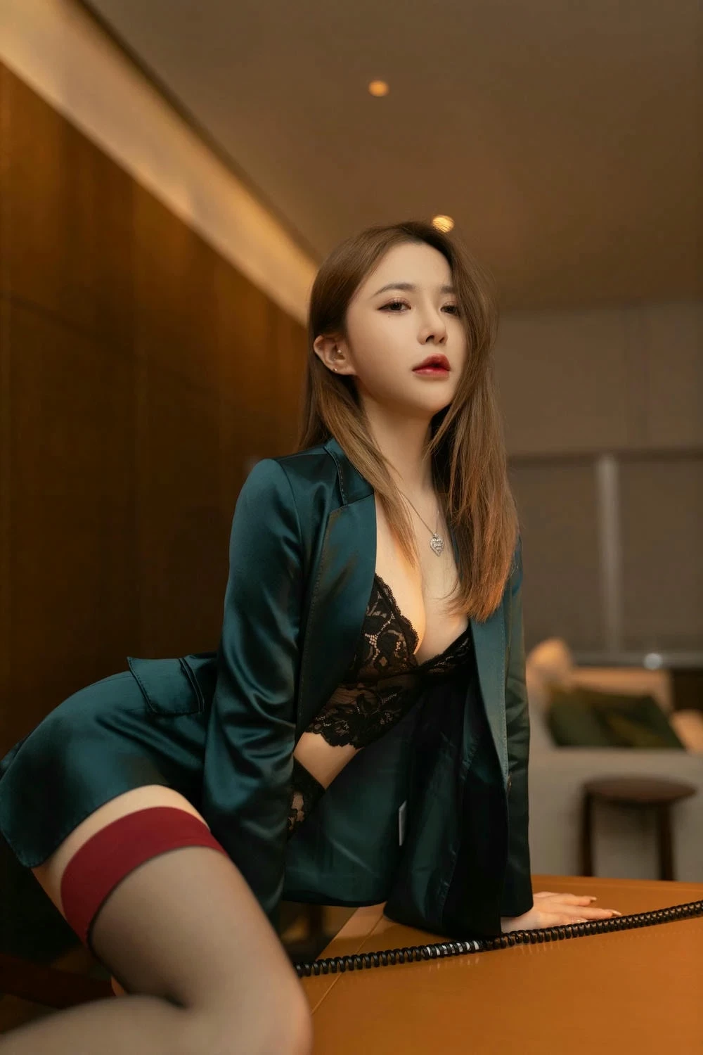 秀人網 美女名模 魚子醬Fish – 內購無水印《寂寞女老闆》 [118P]