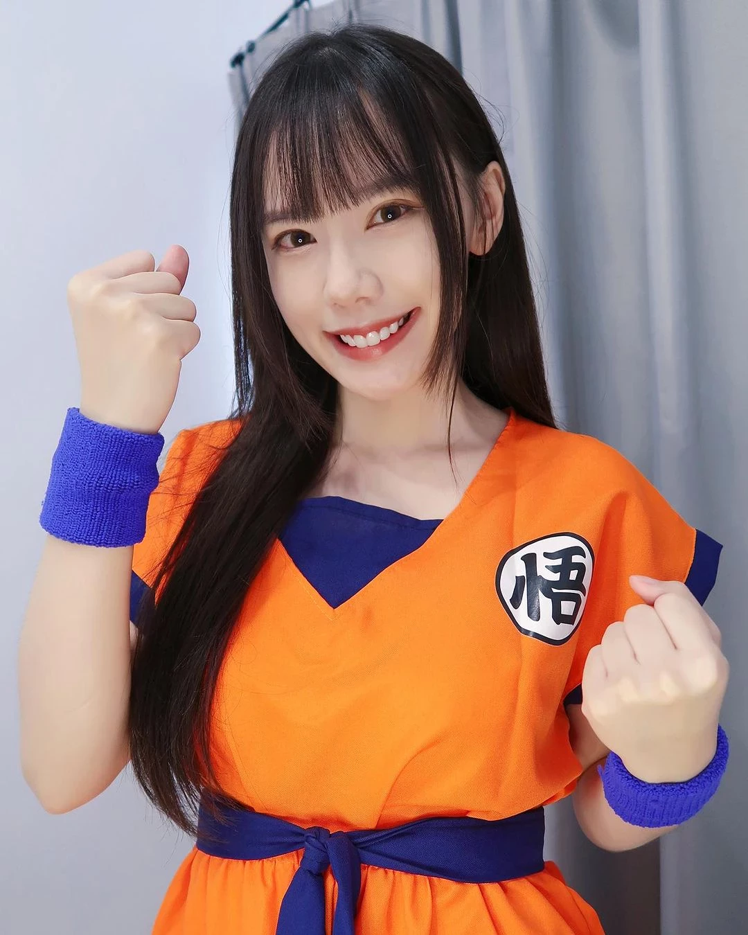 甜美女孩“皮皮♡17Baby”绝顶身材惊艳全场 白又抢眼 [10P]